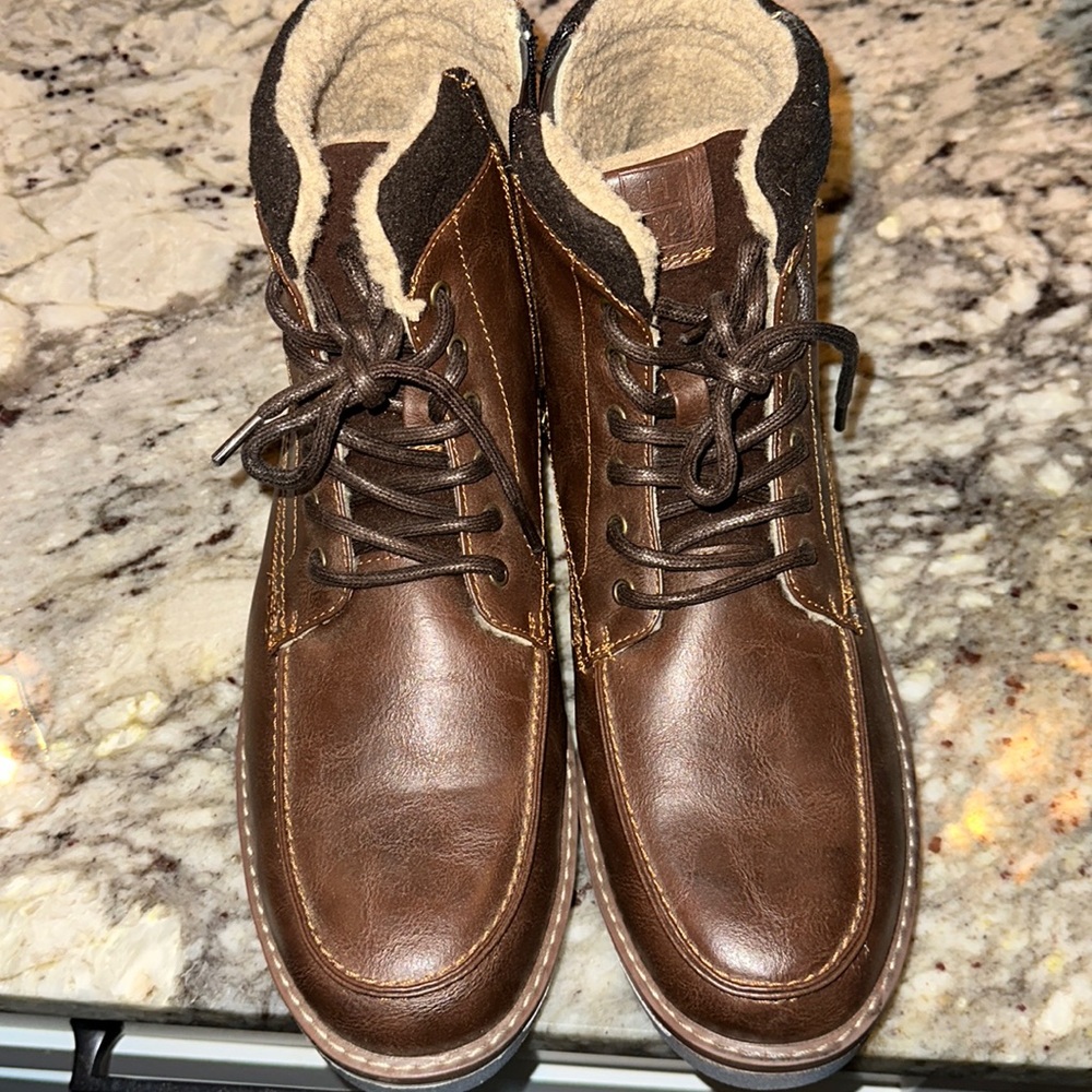 Men’s size 13 lined side zip shoes